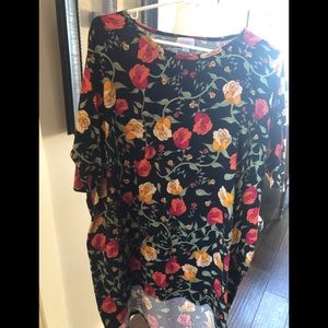 LuLaRoe classic Irma hi-lo tunic